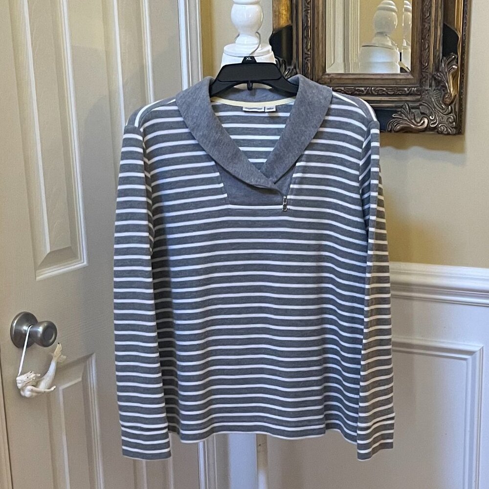 Croft & Barrow Gray and White Cozy Pullover Long Sleeve Quarter-Zip Shawl Collar